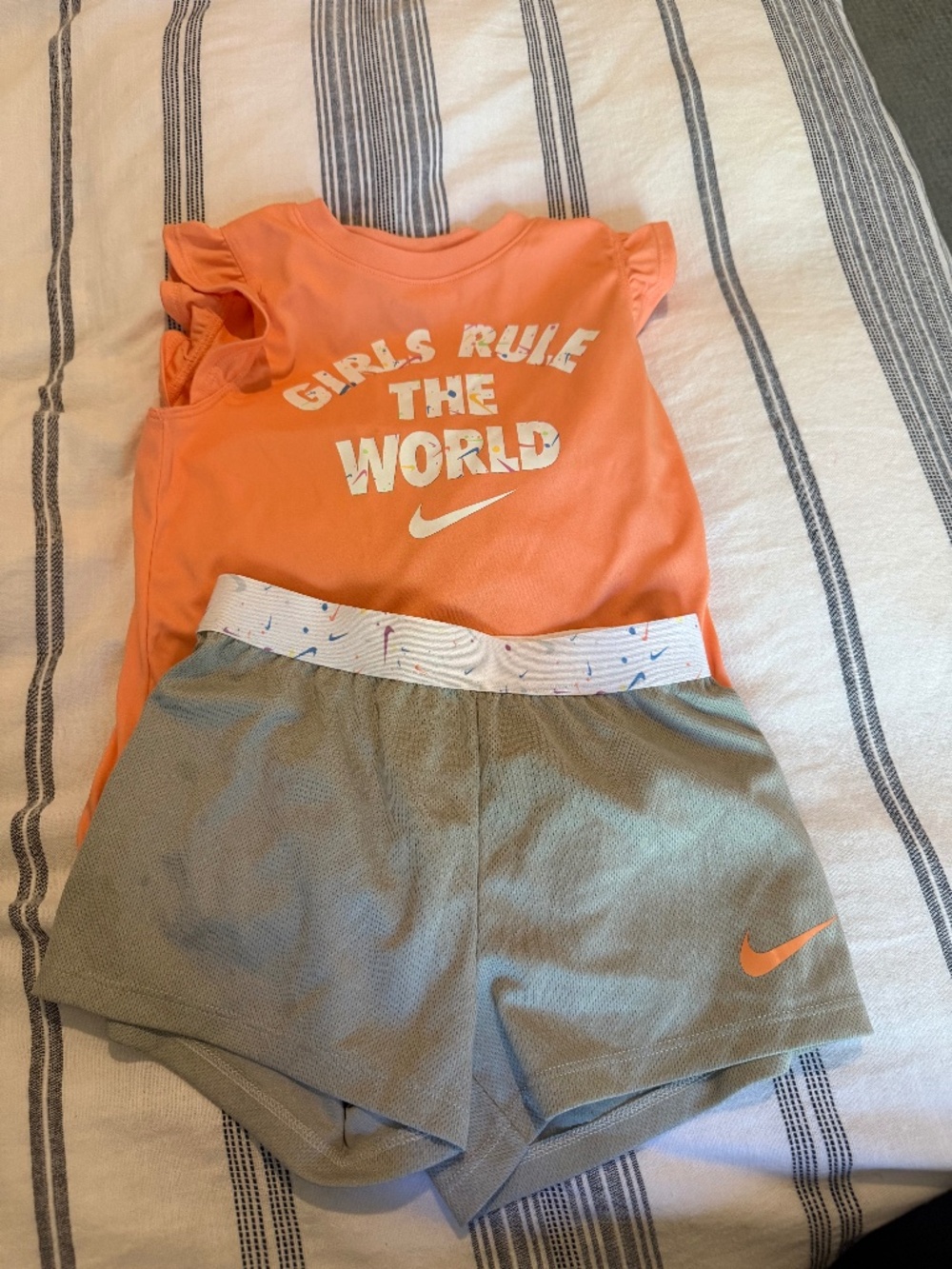 Girls 6x Nike set